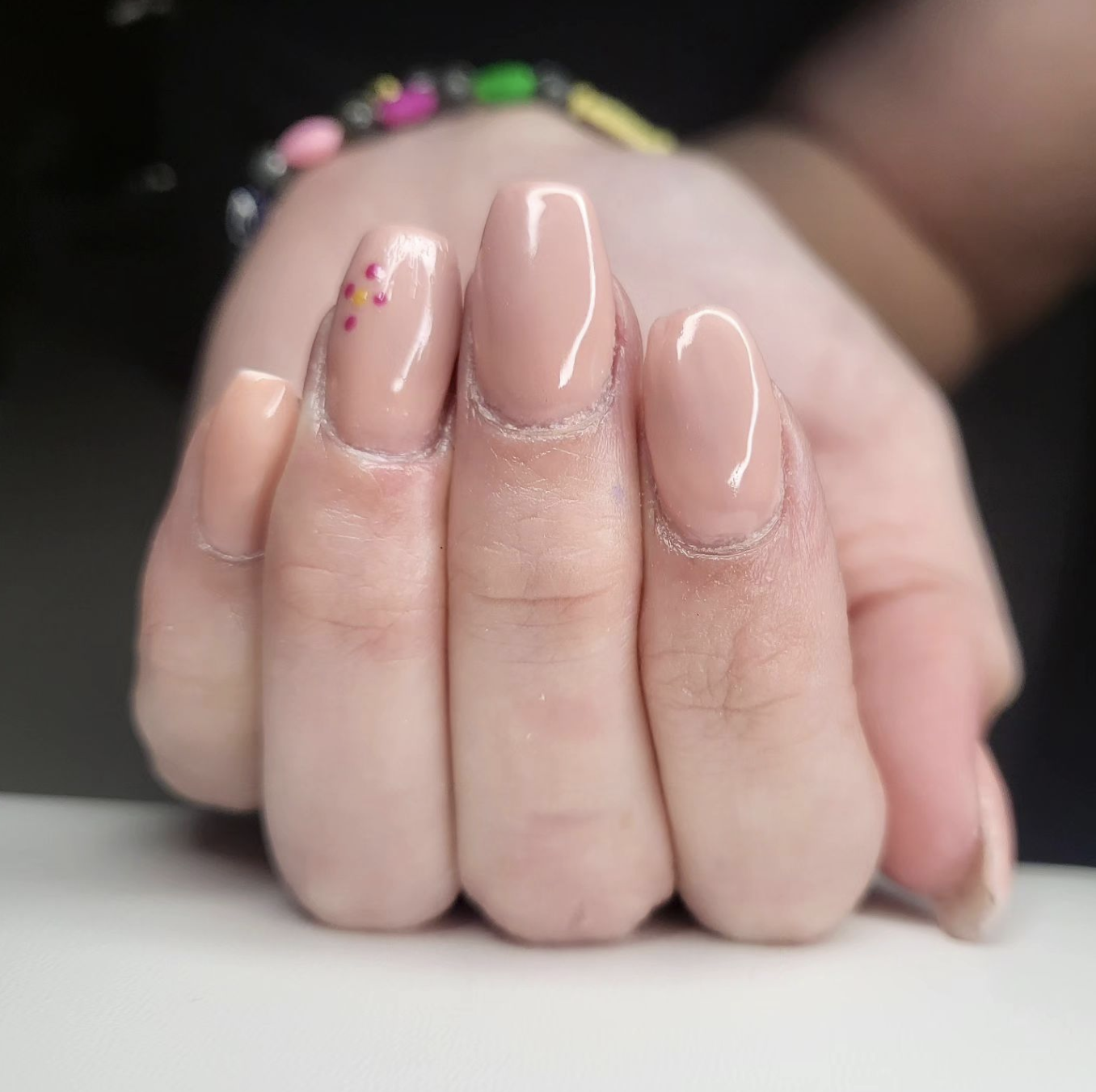 Acryl nagels met 1 nagel nail art